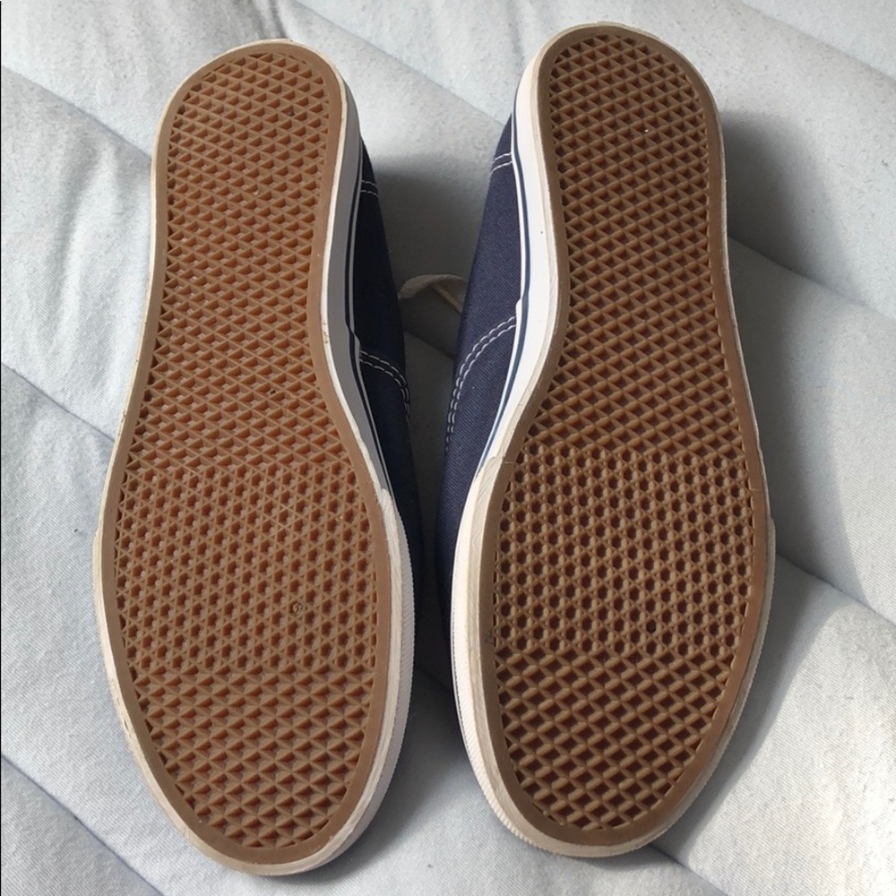 Vans - Picture 4 of 5